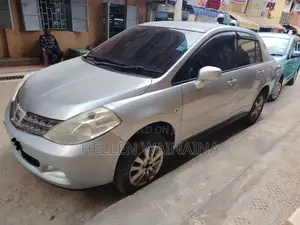 Nissan Tiida 2012 Silver