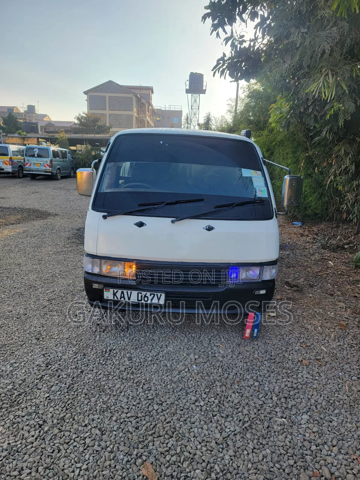 Nissan Caravan (Urvan) 1999 White