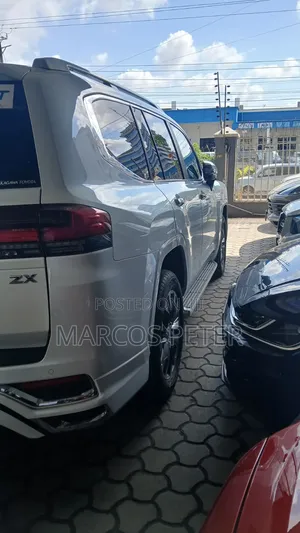 Toyota Land Cruiser 2019 White