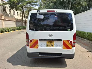 Toyota HiAce 2016 White