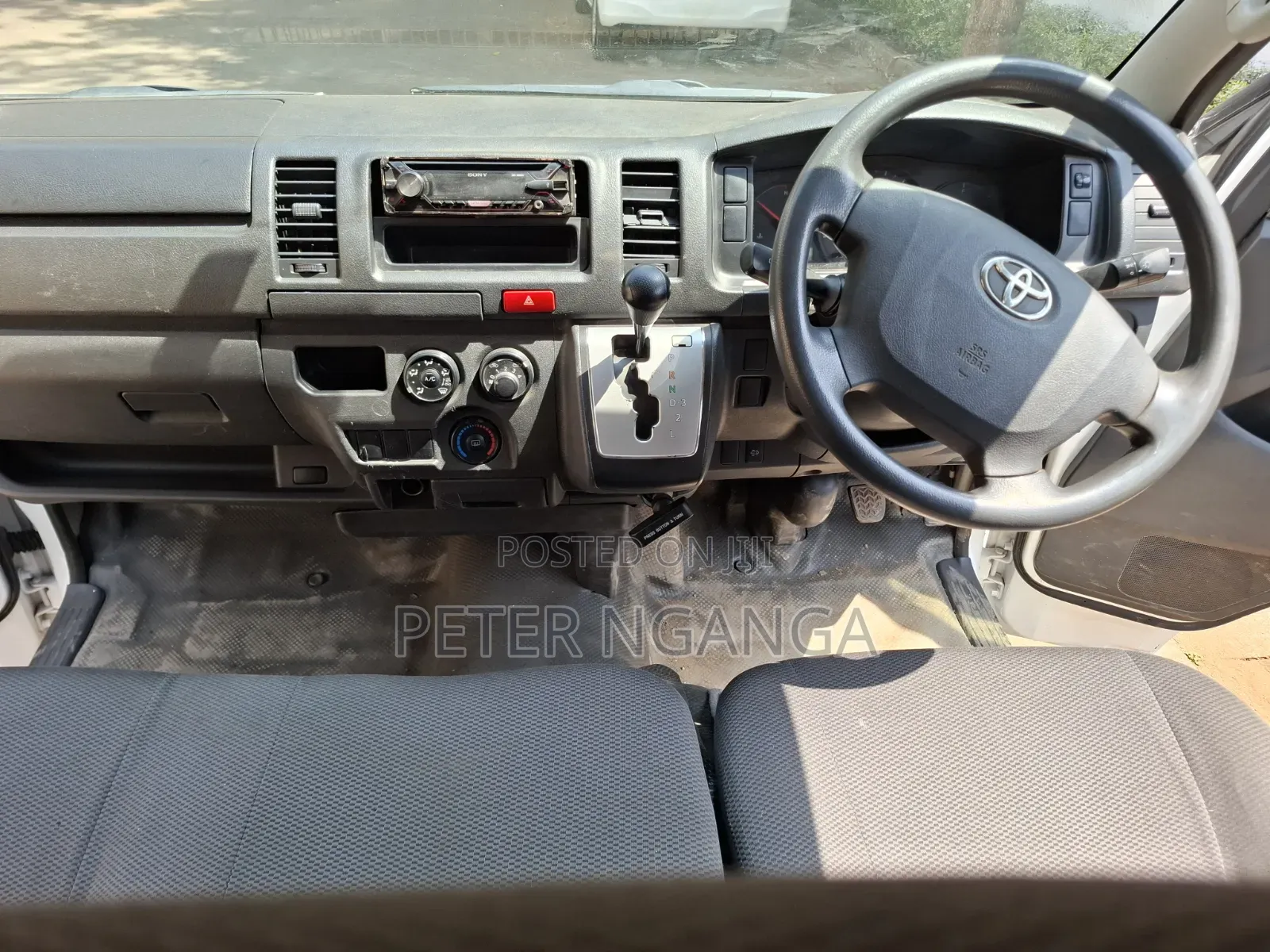 Toyota HiAce 2016 White