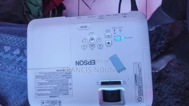Epson EB-531 Projector - thumbnail 5