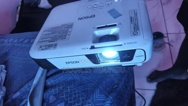 Epson EB-531 Projector - thumbnail 7