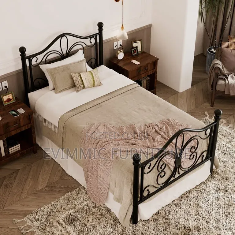 Modern Family Metal Bed 3.5*6 Ft