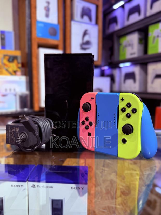 Nintendo Switch Oled (Used / Ex Uk) - thumbnail 2