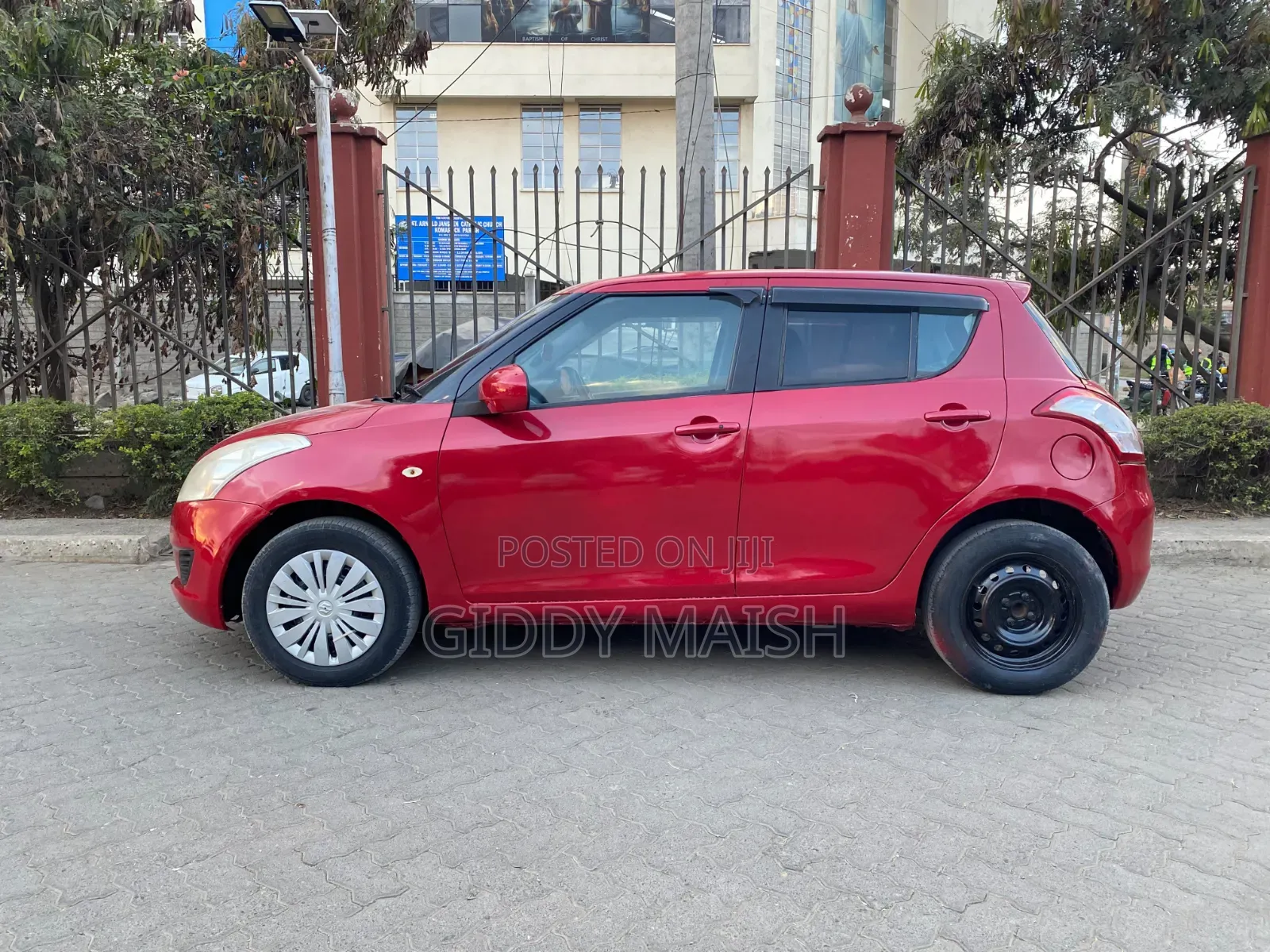 Suzuki Swift 2011 Red
