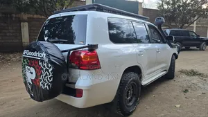 Toyota Land Cruiser 4.5 V8 GX-R 2012 White