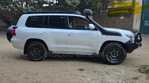 Toyota Land Cruiser 4.5 V8 GX-R 2012 White