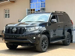 Toyota Land Cruiser Prado 2022 Black