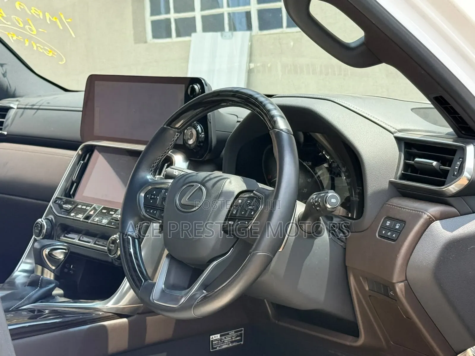 Lexus LX 600 2022 White