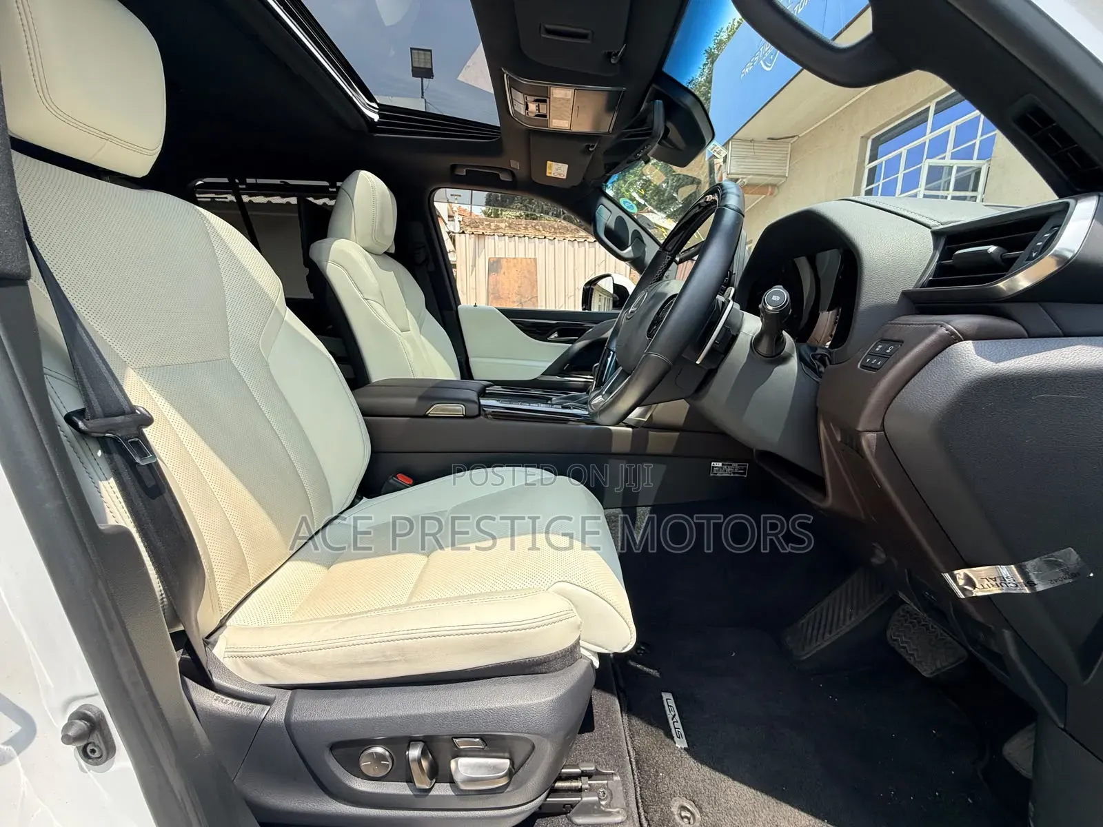 Lexus LX 600 2022 White
