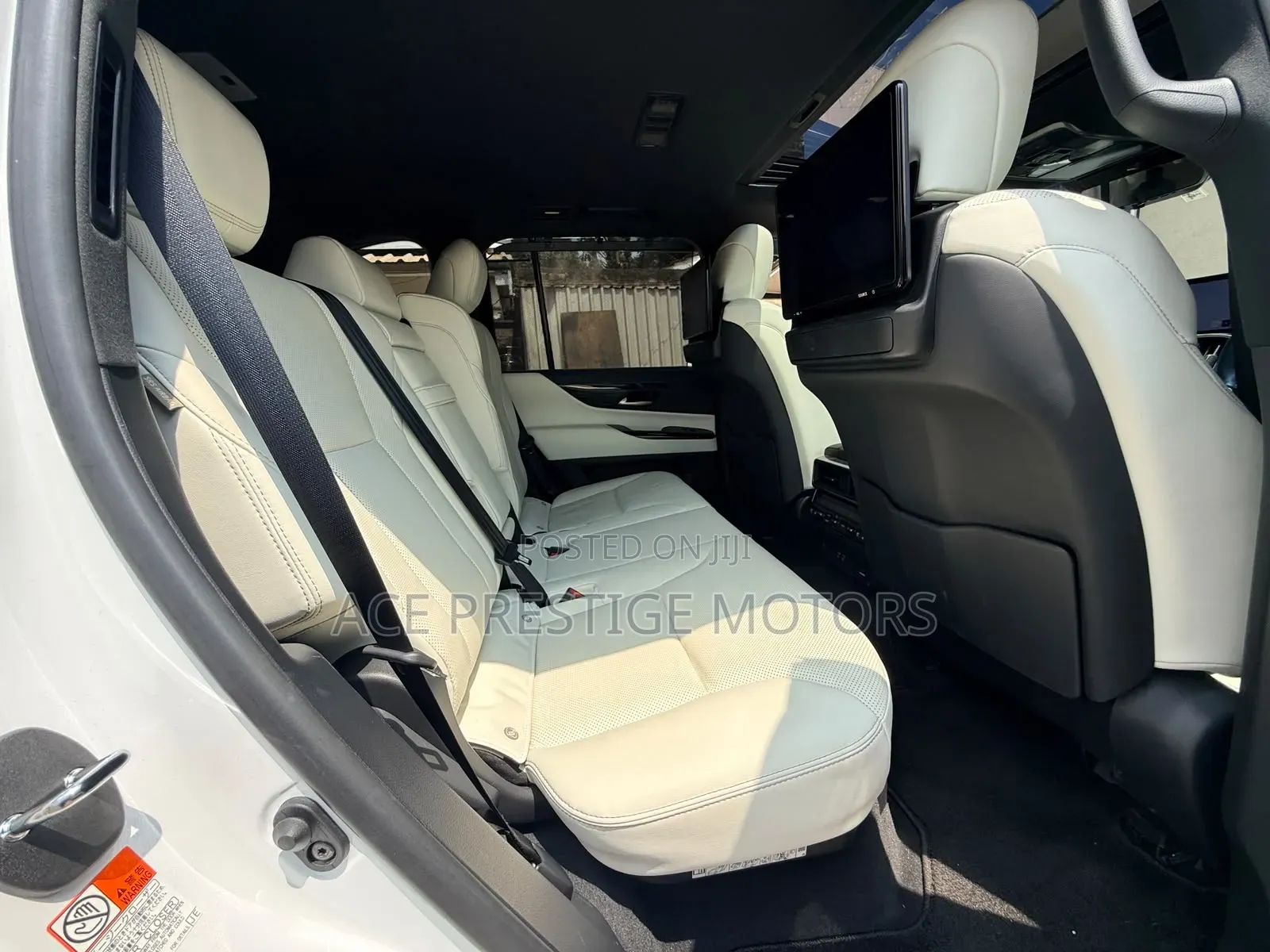 Lexus LX 600 2022 White