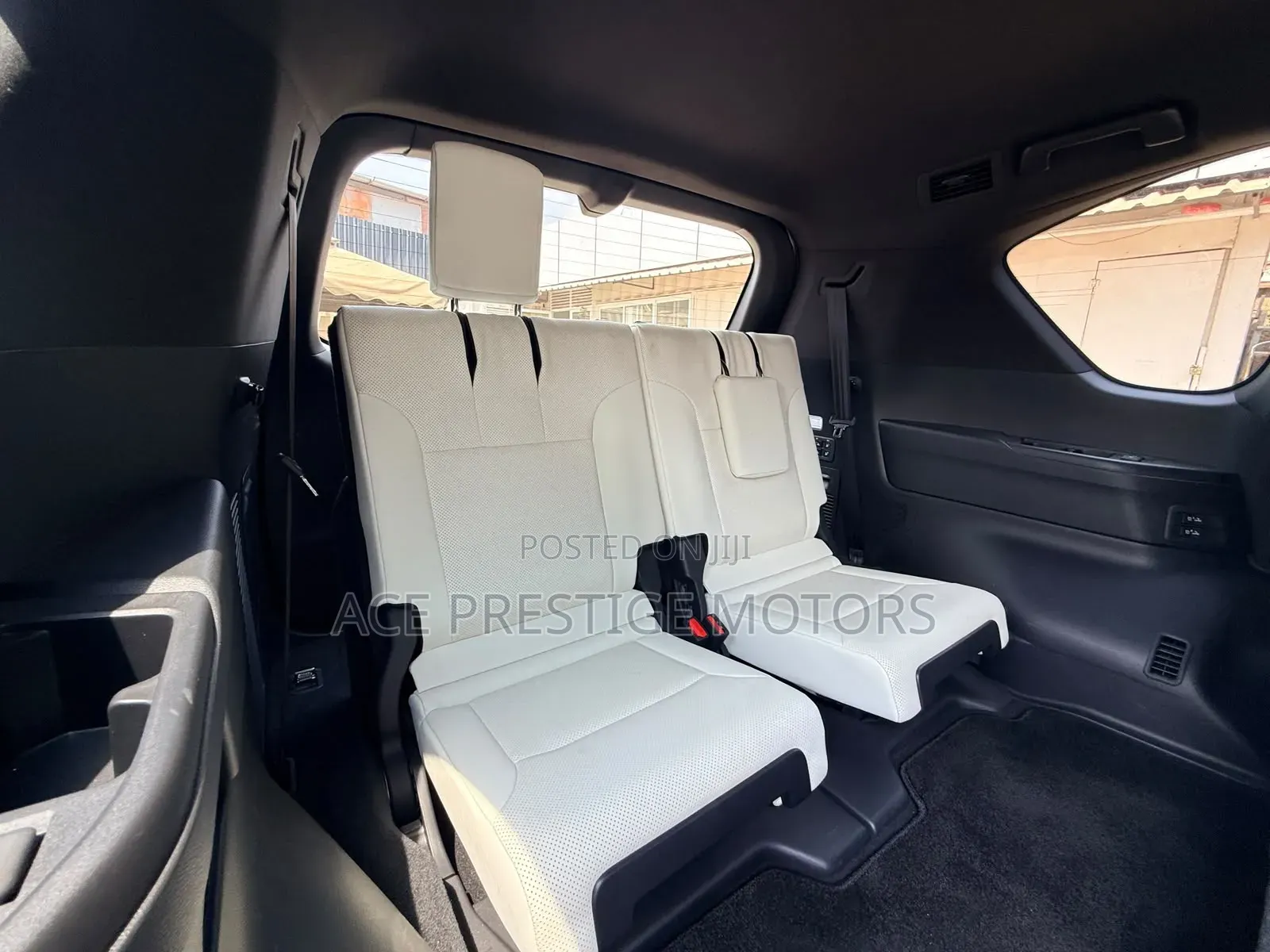 Lexus LX 600 2022 White