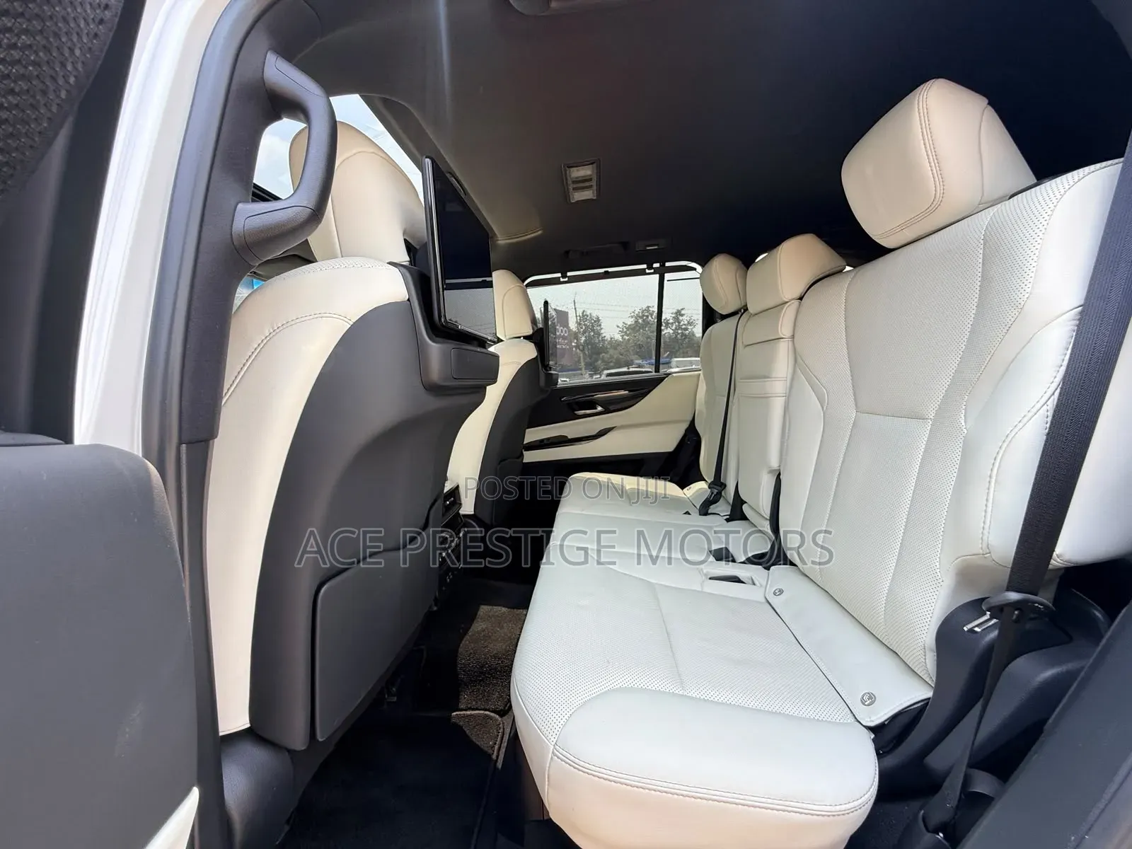 Lexus LX 600 2022 White