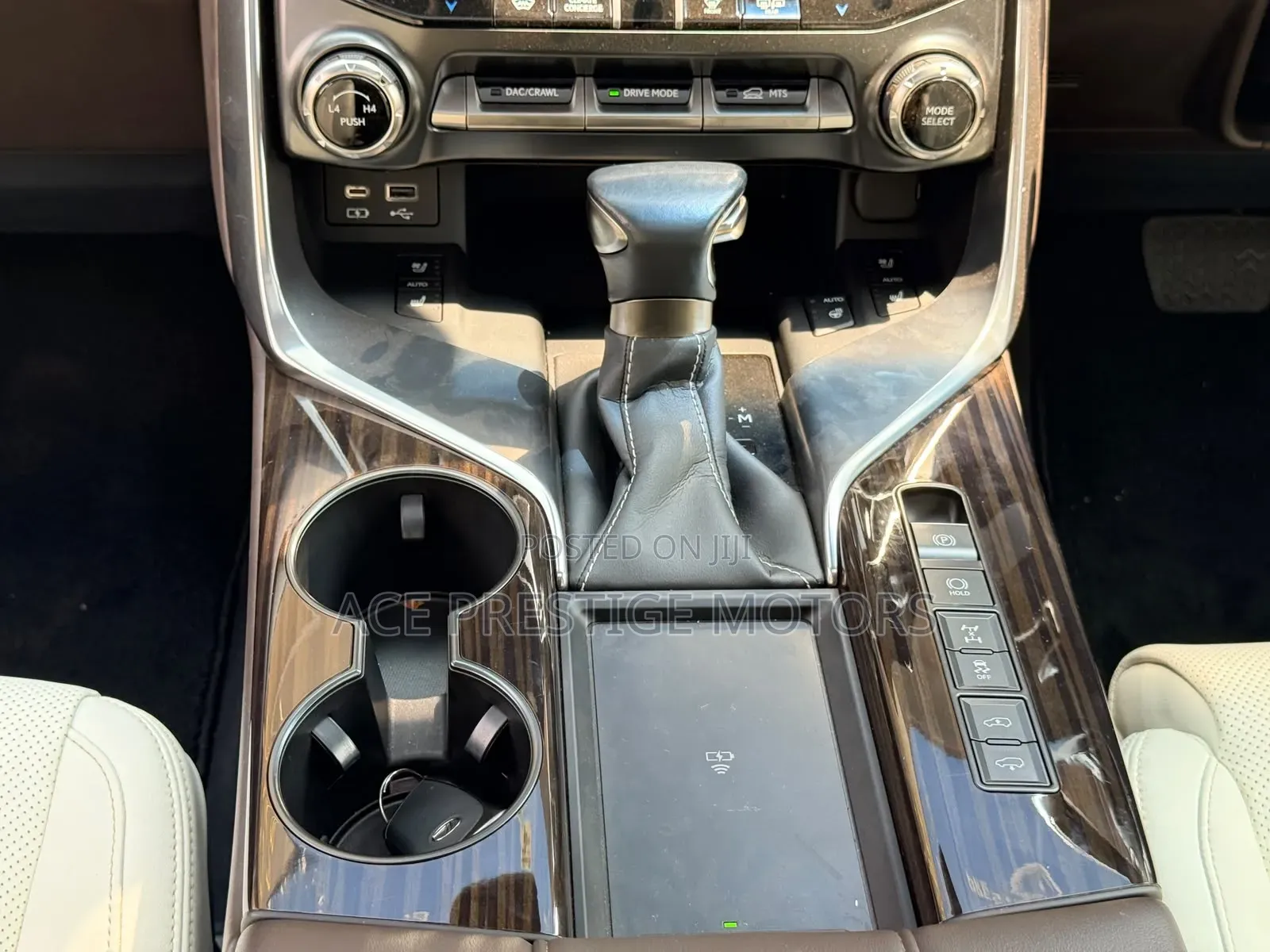 Lexus LX 600 2022 White