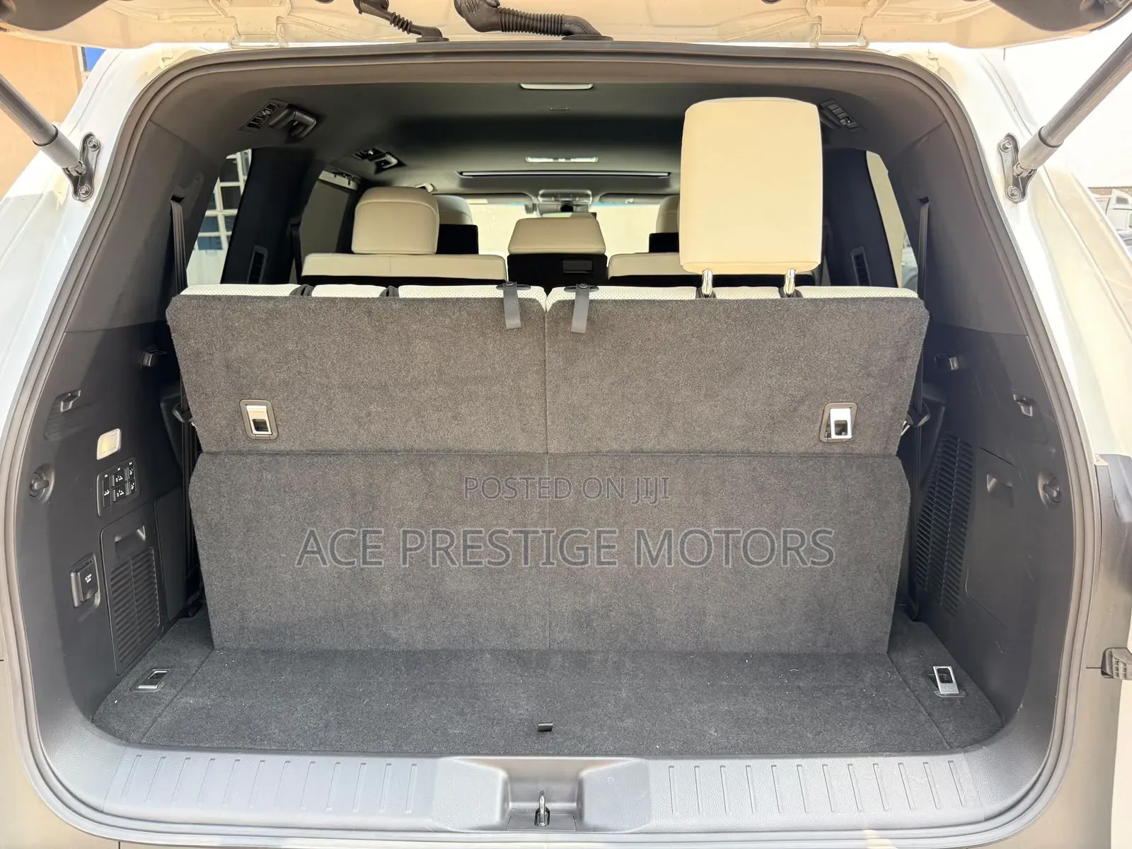 Lexus LX 600 2022 White