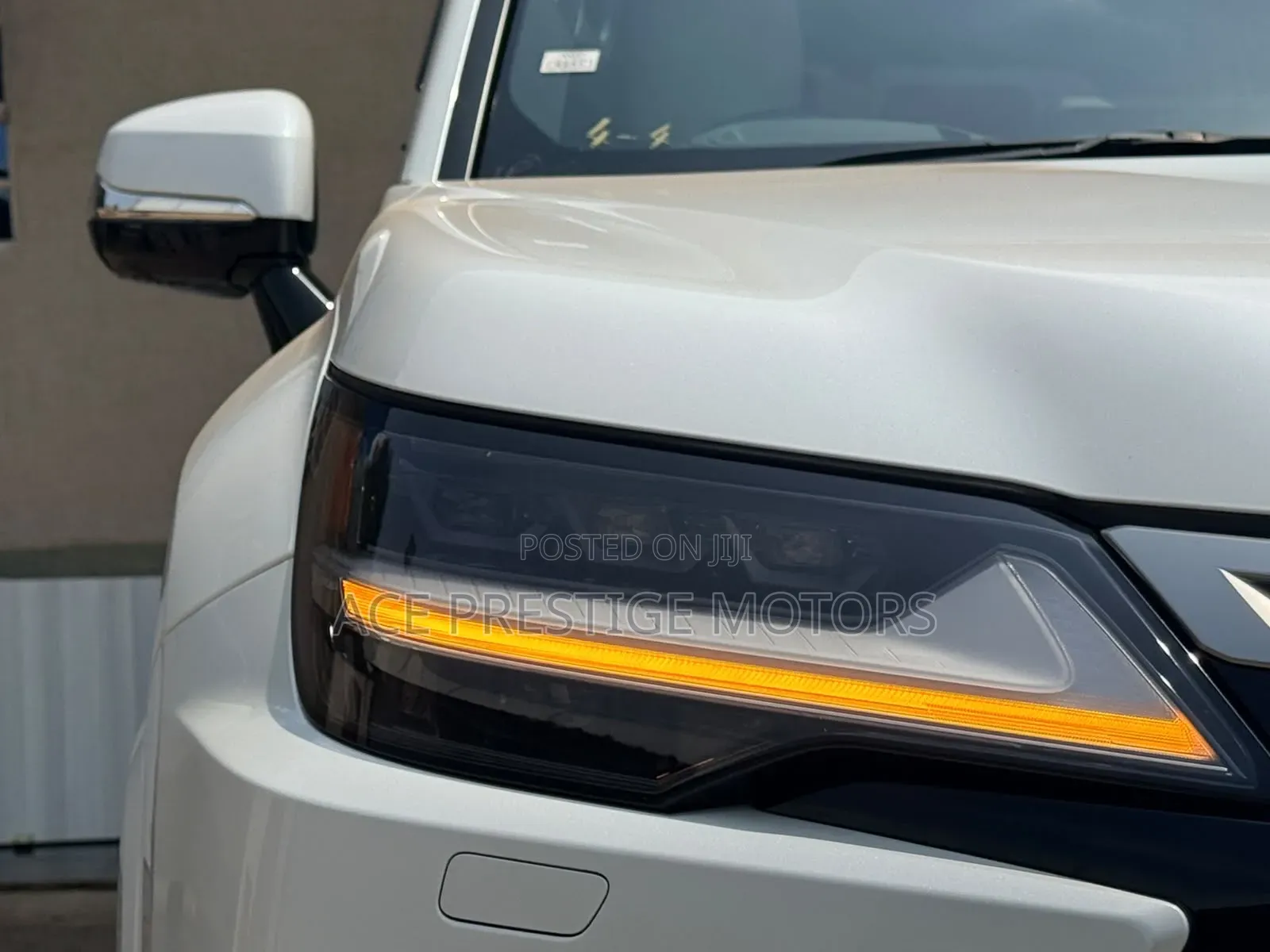 Lexus LX 600 2022 White