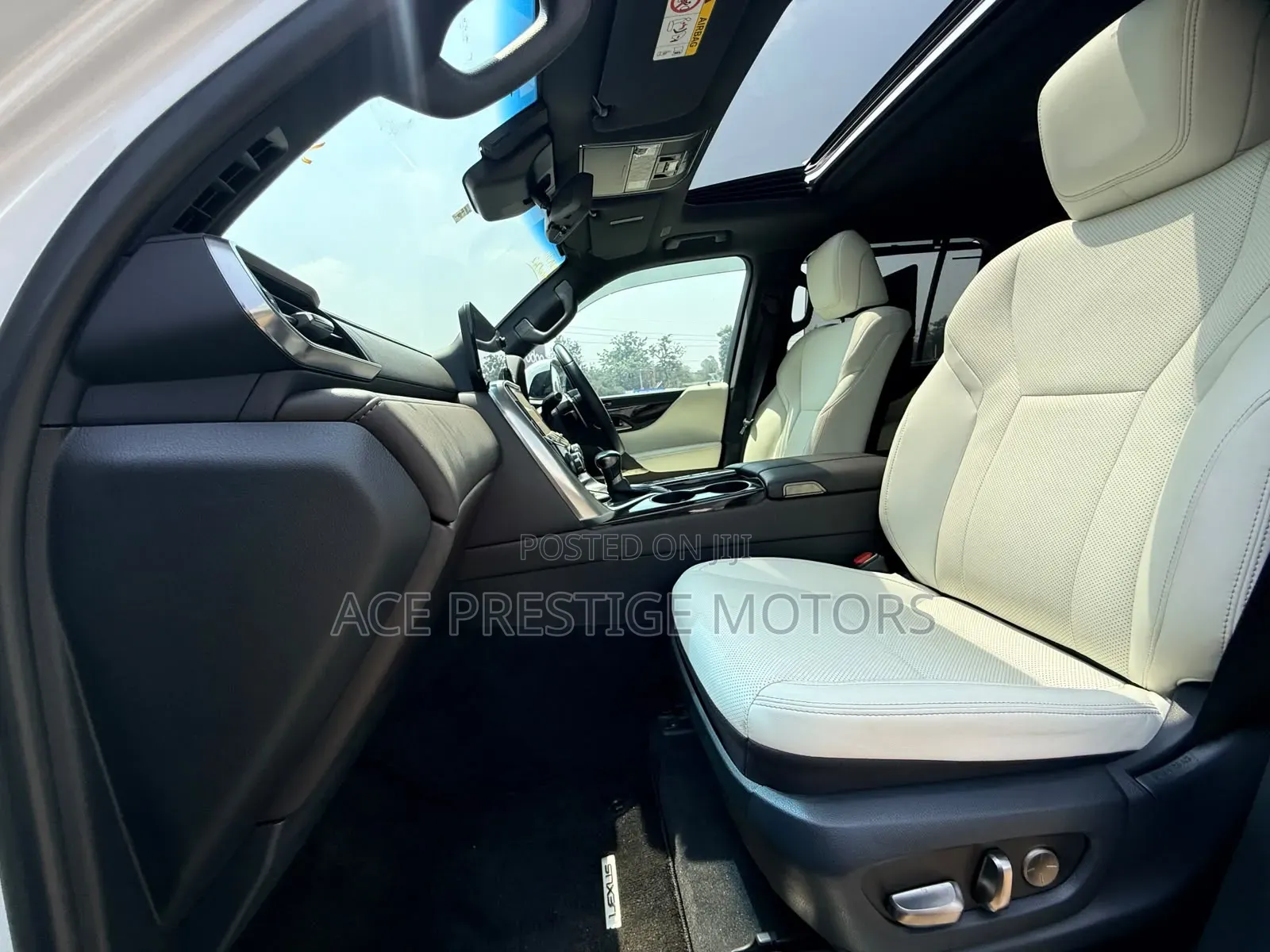 Lexus LX 600 2022 White