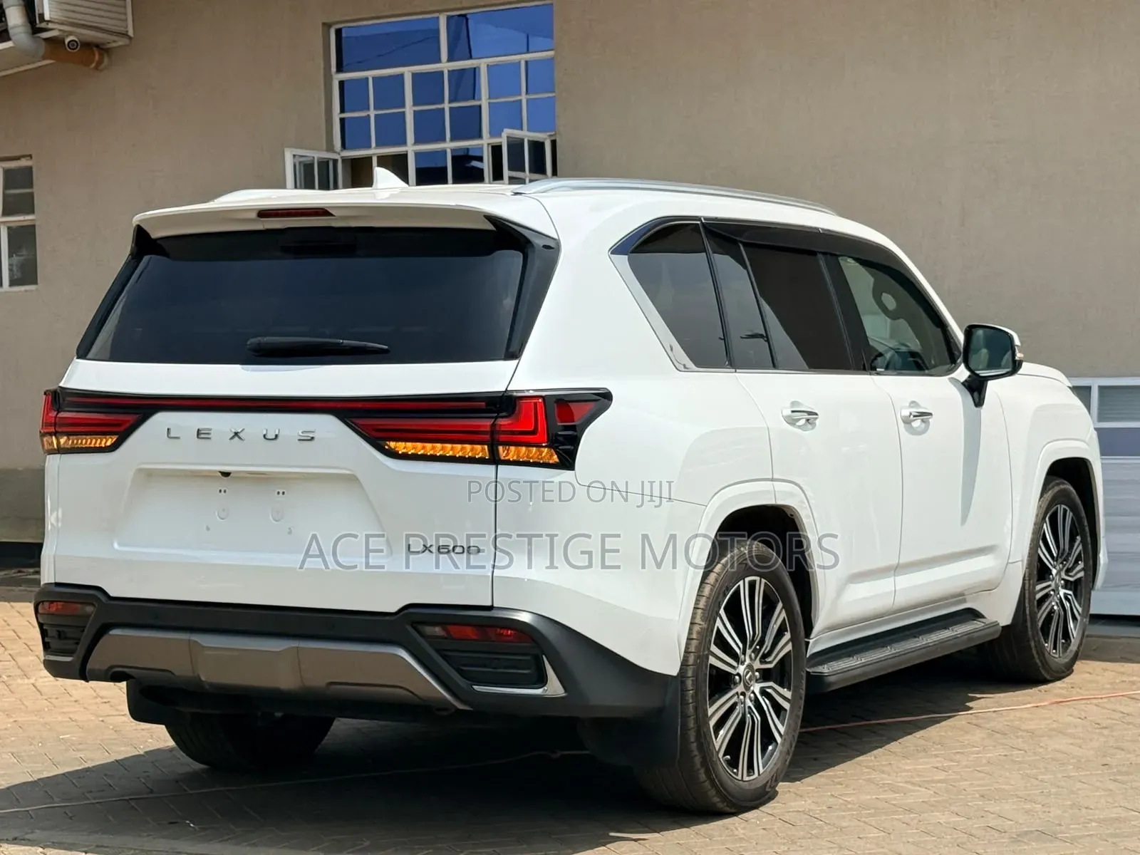 Lexus LX 600 2022 White