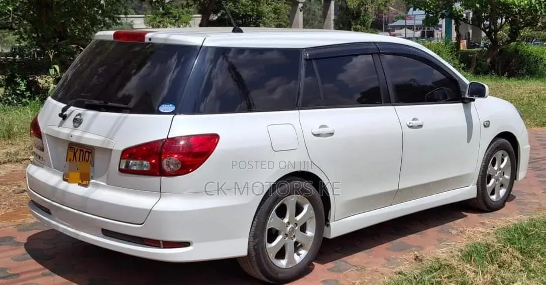 Nissan Wingroad 2017 White