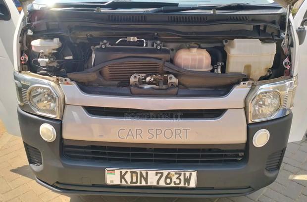 Toyota HiAce 2017 White - thumbnail 6