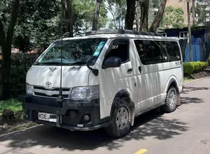 Toyota HiAce 2014 White