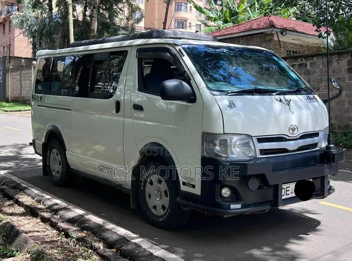 Toyota HiAce 2014 White