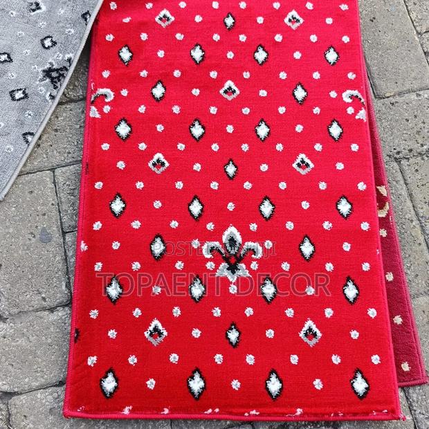 10mm Thick Dotted Red Carpet - main view