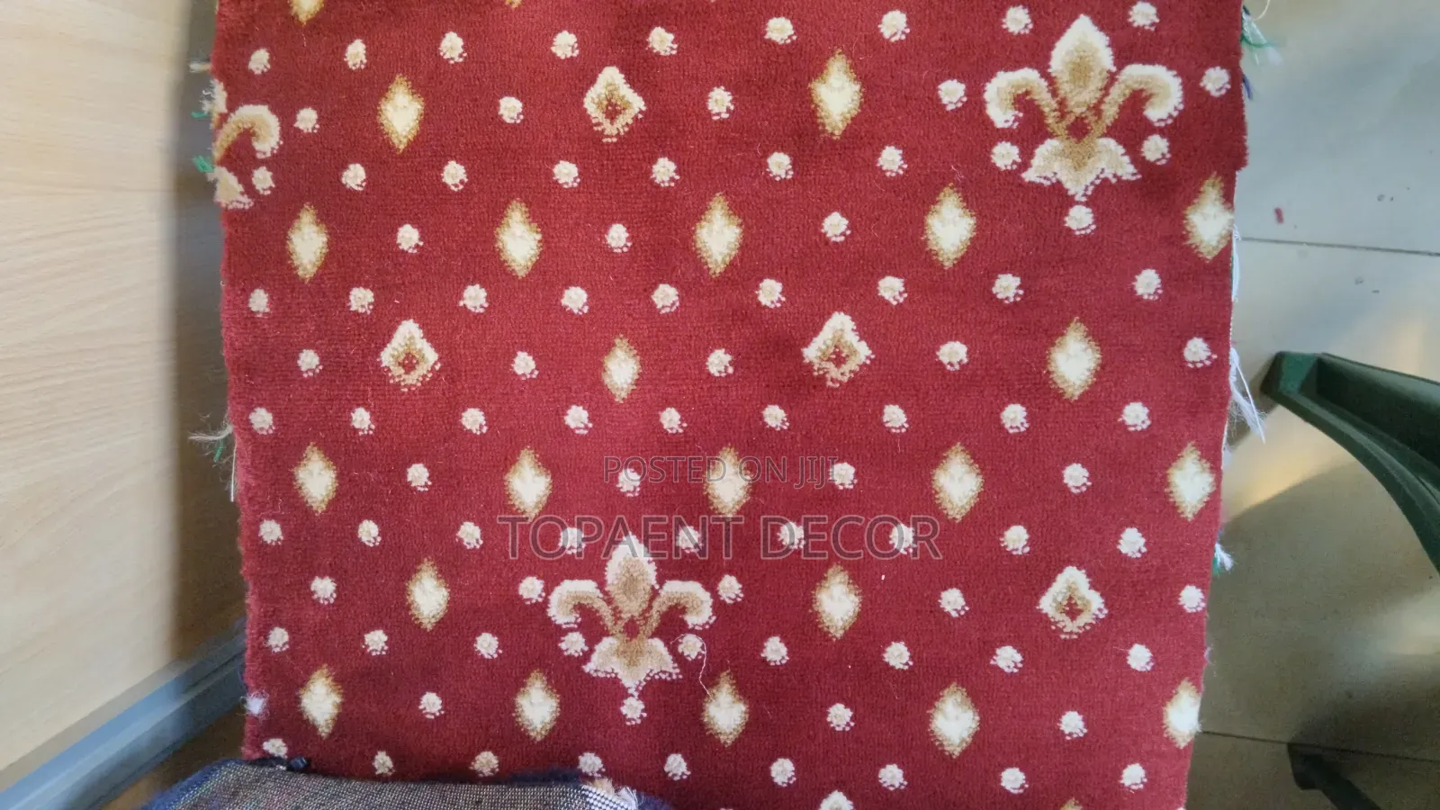 10mm Thick Dotted Red Carpet
