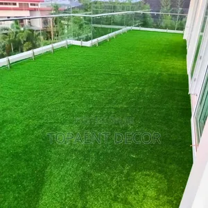 Rood Top Grass Carpet Installation