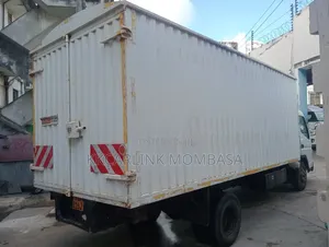 Mtsubishi Fuso 2023 White