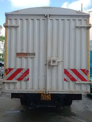 Mtsubishi Fuso 2023 White