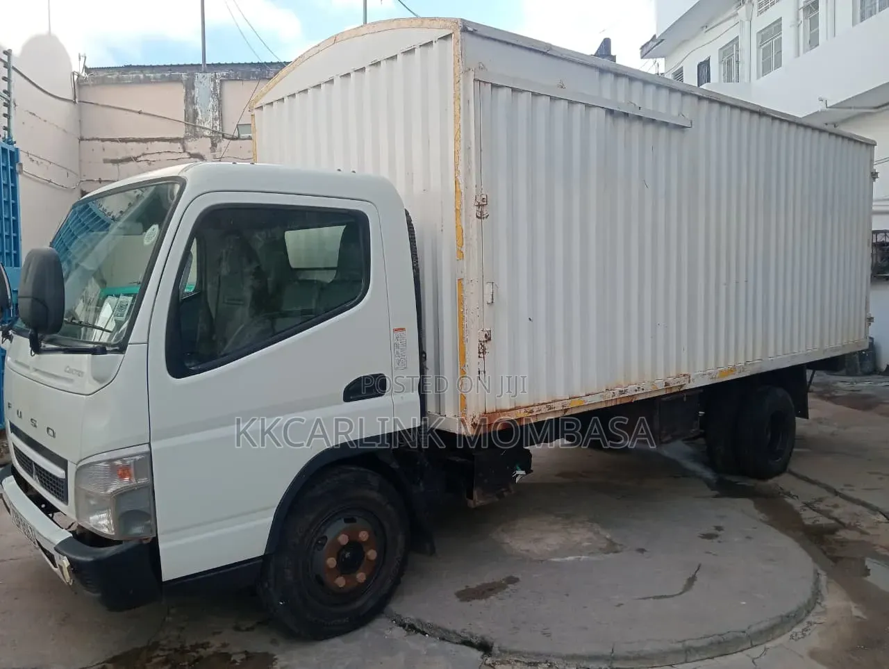 Mtsubishi Fuso 2023 White