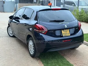 Peugeot 208 2018 Blue