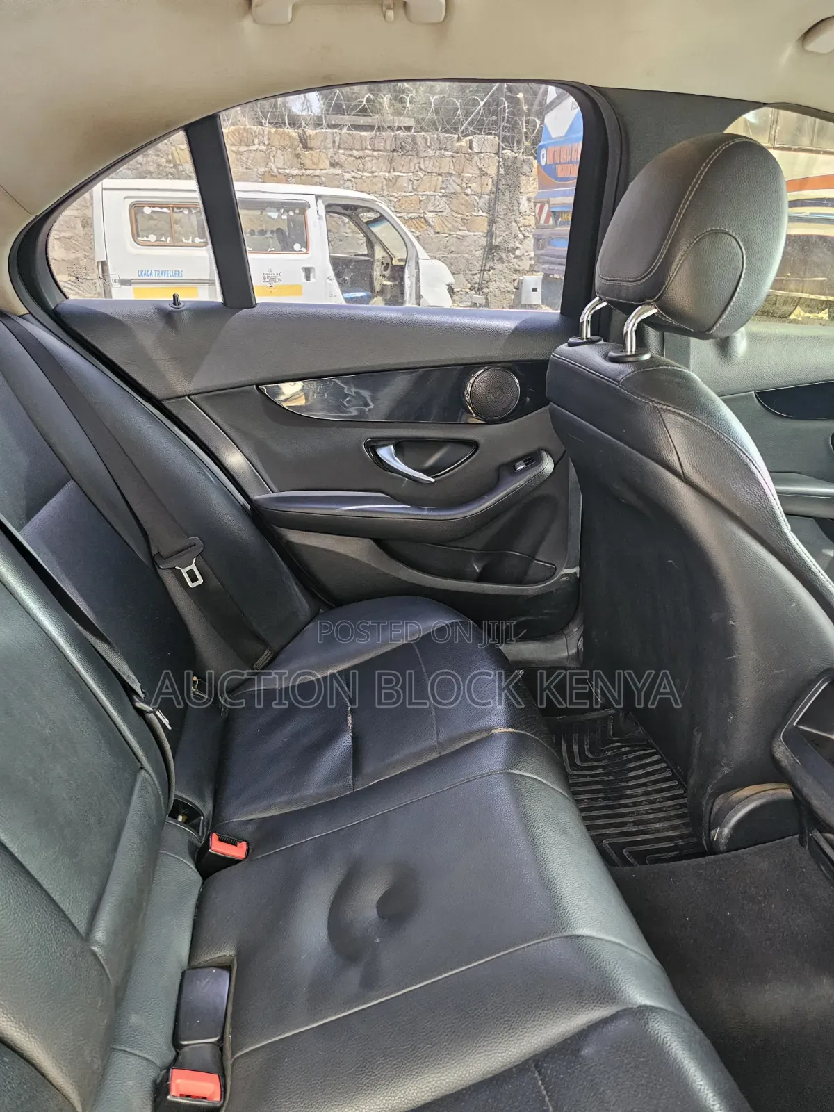 Mercedes-Benz C200 2015 Blue