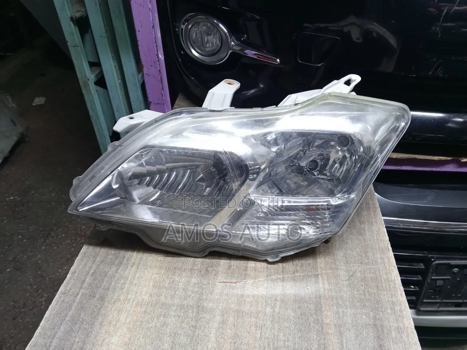 Premio 260 Headlight Xenon