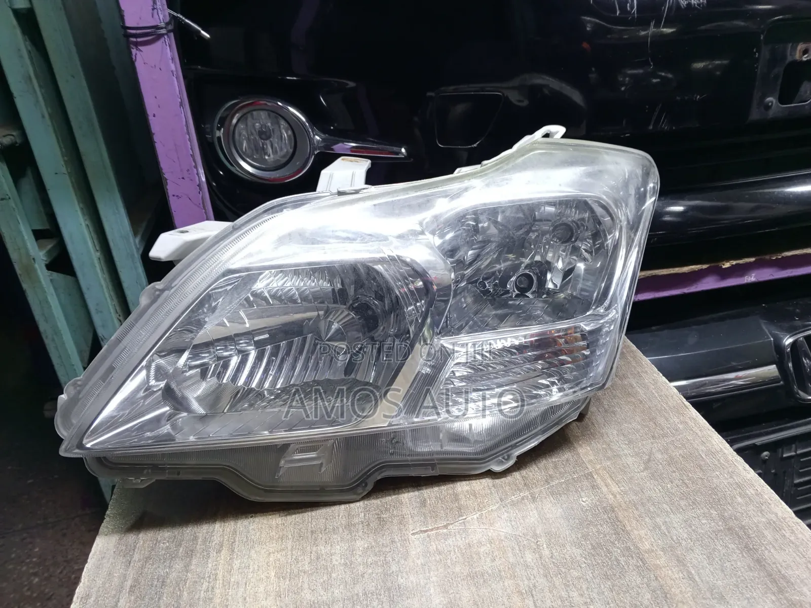 Premio 260 Headlight Xenon