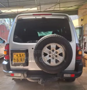 Mitsubishi Pajero 2004 Silver