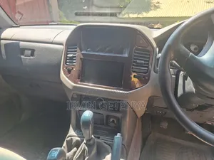 Mitsubishi Pajero 2004 Silver