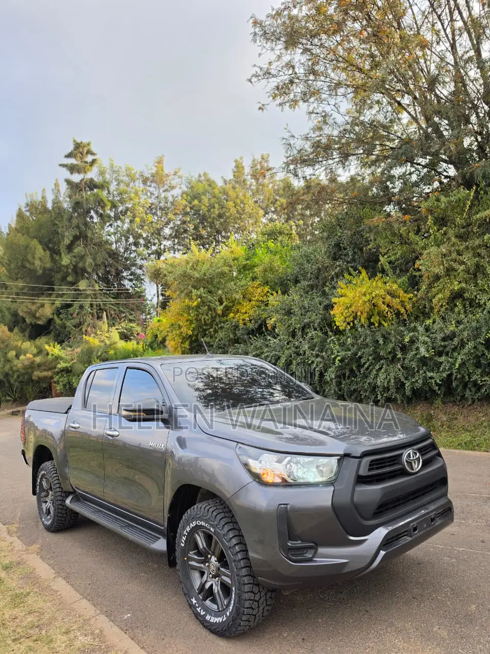 Toyota Hilux 2023 Gray
