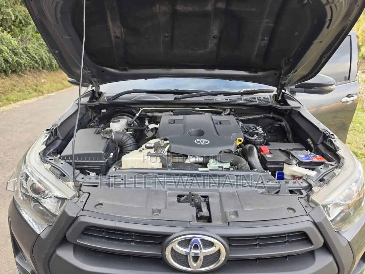 Toyota Hilux 2023 Gray