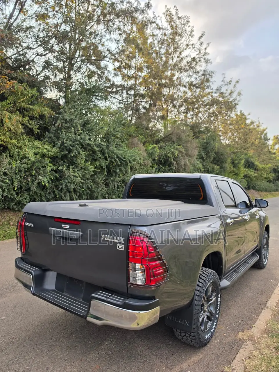 Toyota Hilux 2023 Gray