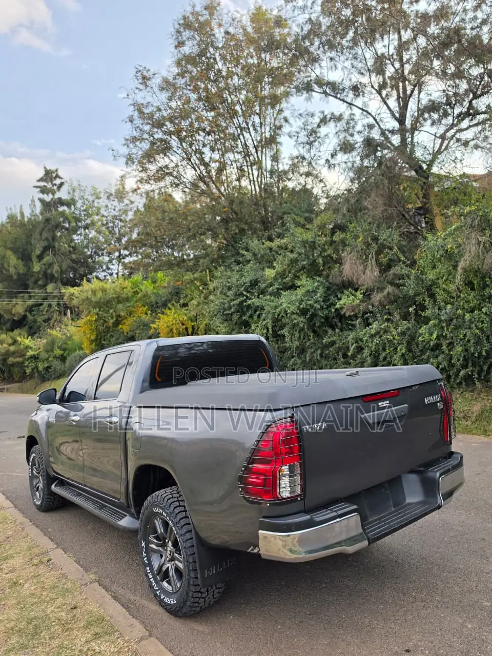 Toyota Hilux 2023 Gray