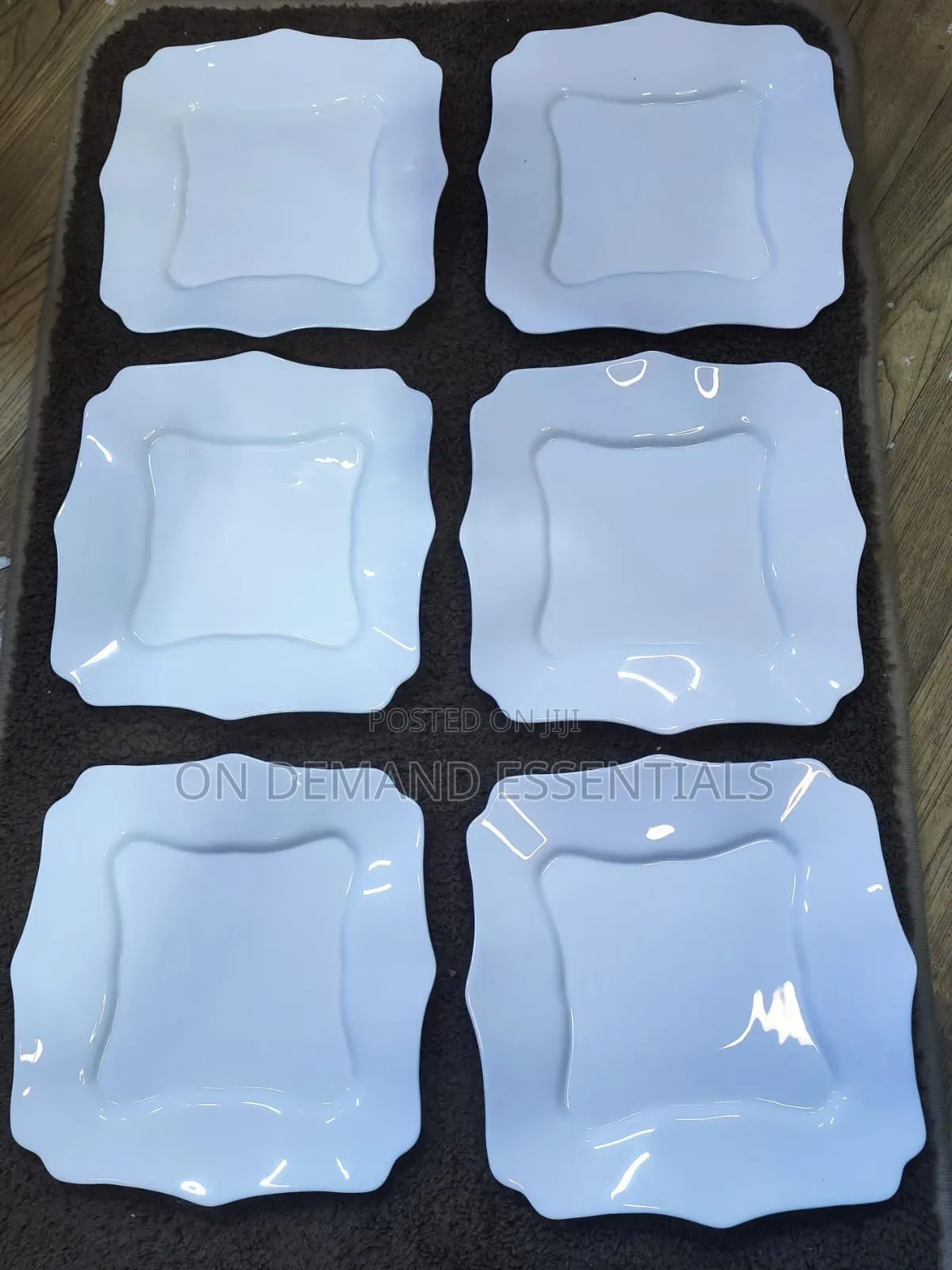 Glass Side Plate 8.5 Inches 
Square Wavy 
Set of 6