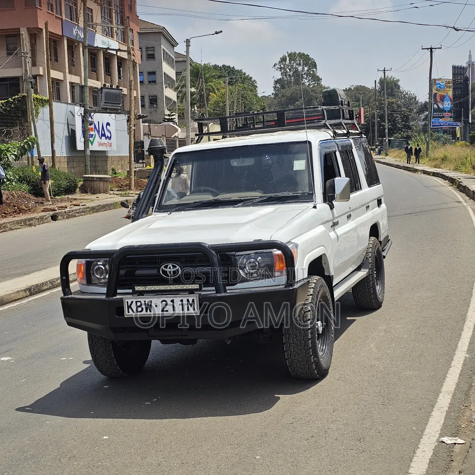 Toyota Land Cruiser 2011 White