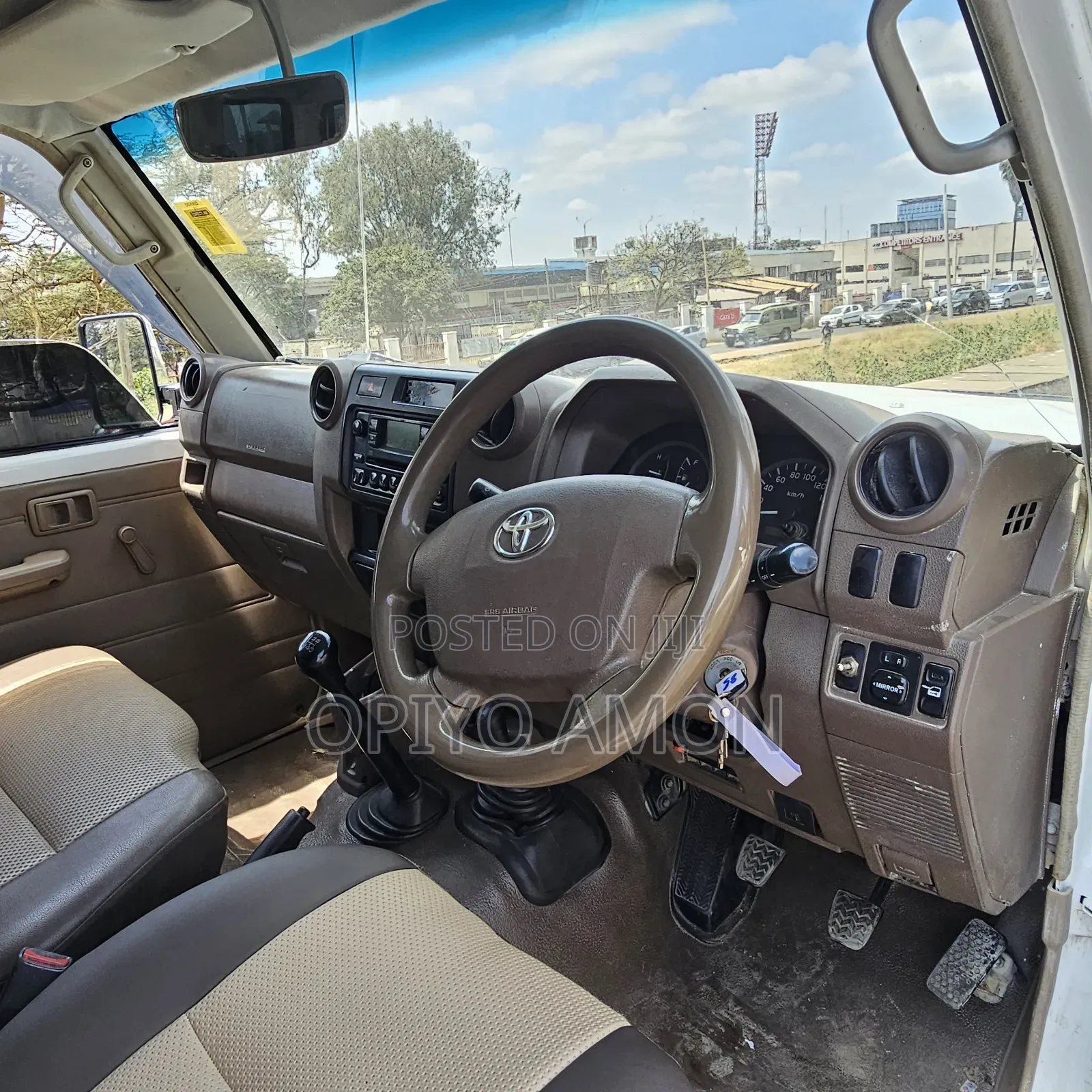 Toyota Land Cruiser 2011 White