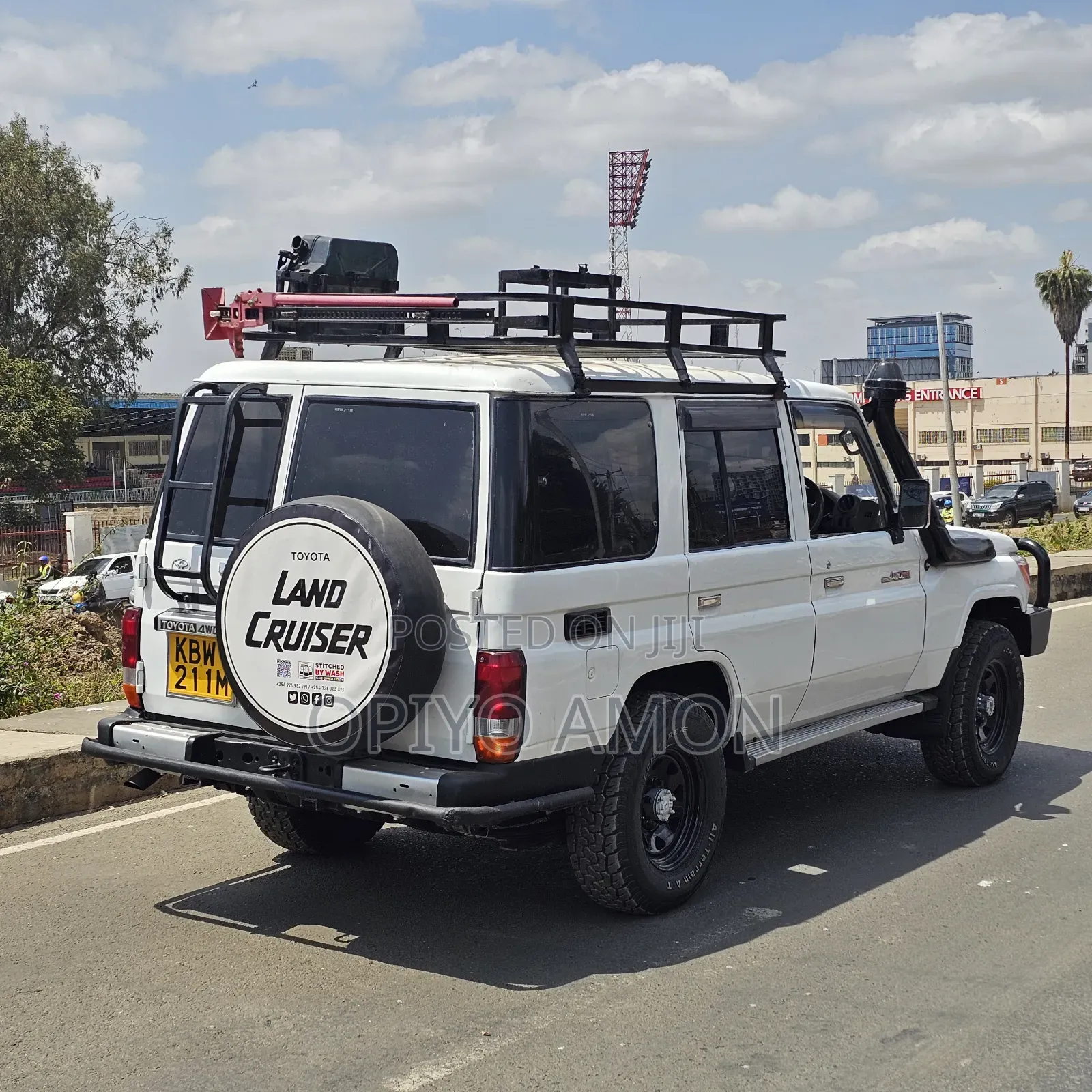 Toyota Land Cruiser 2011 White