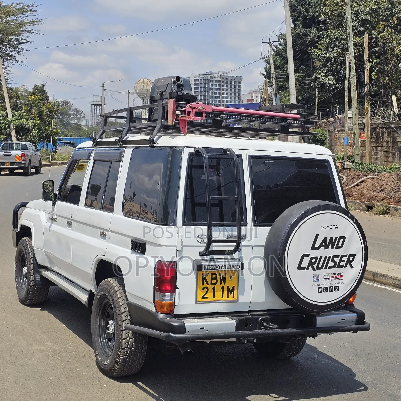 Toyota Land Cruiser 2011 White