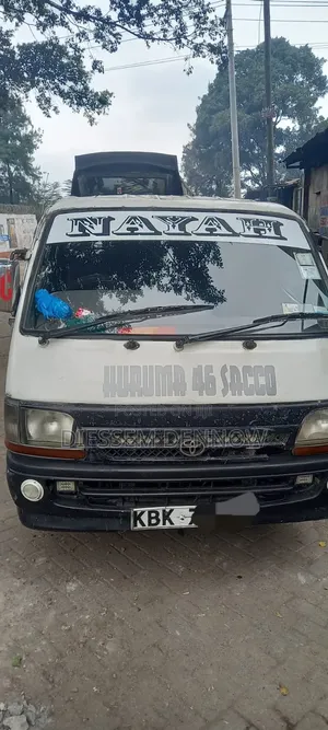 Toyota HiAce 2001 White