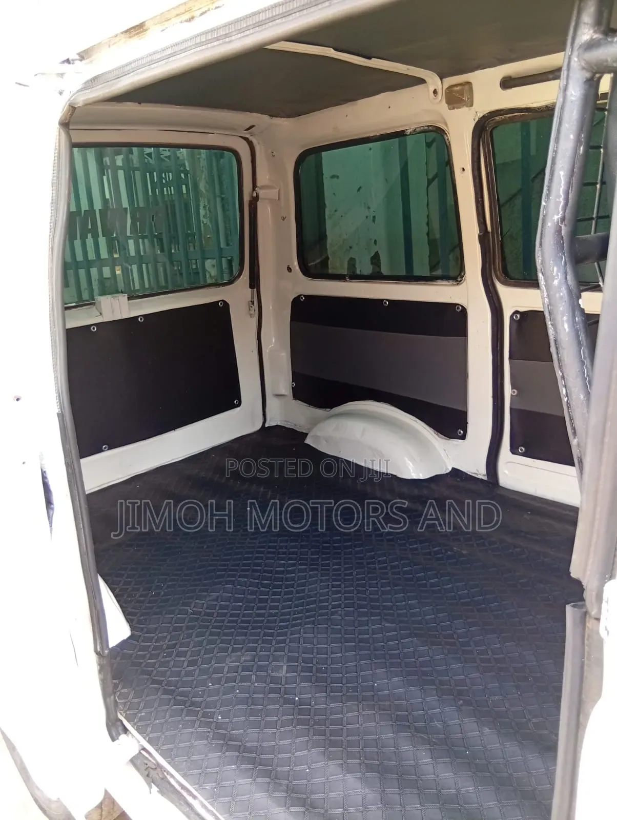 Suzuki Maruti 2009 White